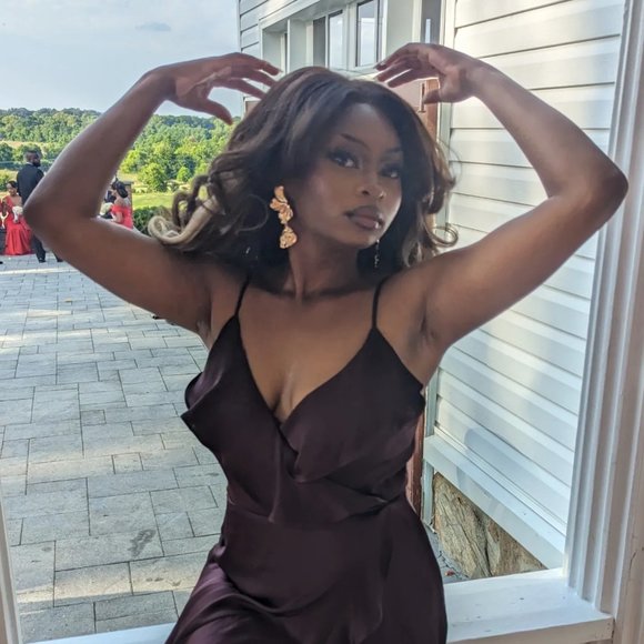 Meet your Posher, Christianah - Picture 3 of 3